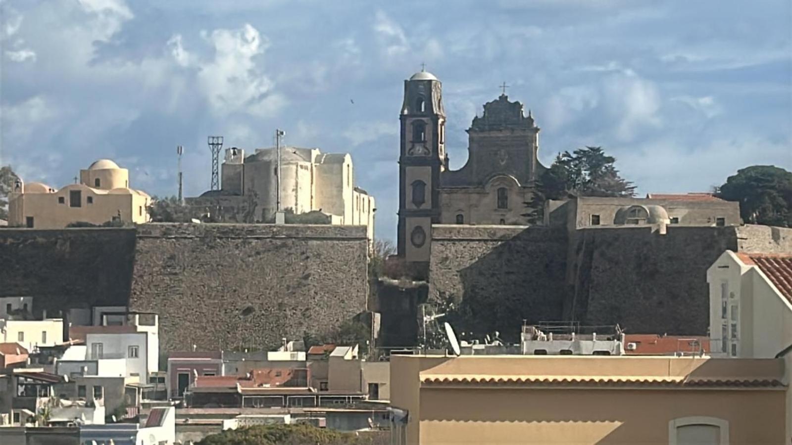 Appartamenti Il Ventaglio Lipari  Bagian luar foto